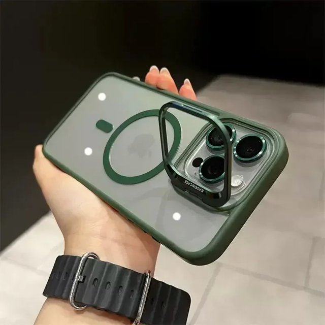 Transparent Magsafe Phone Case with Lens Holder Design